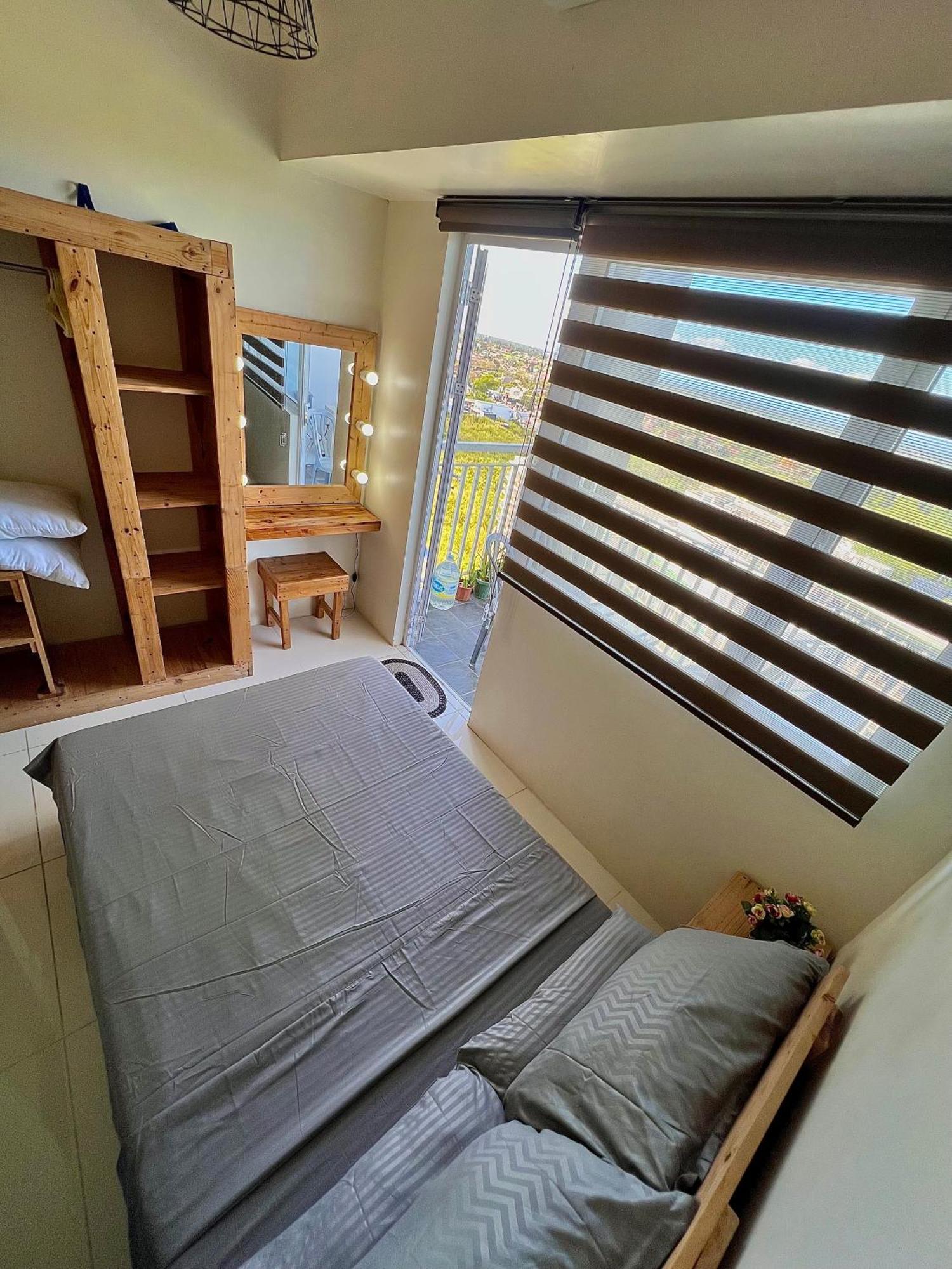 The Pallet House, Wind Residences Tagaytay Tagaytay City Buitenkant foto